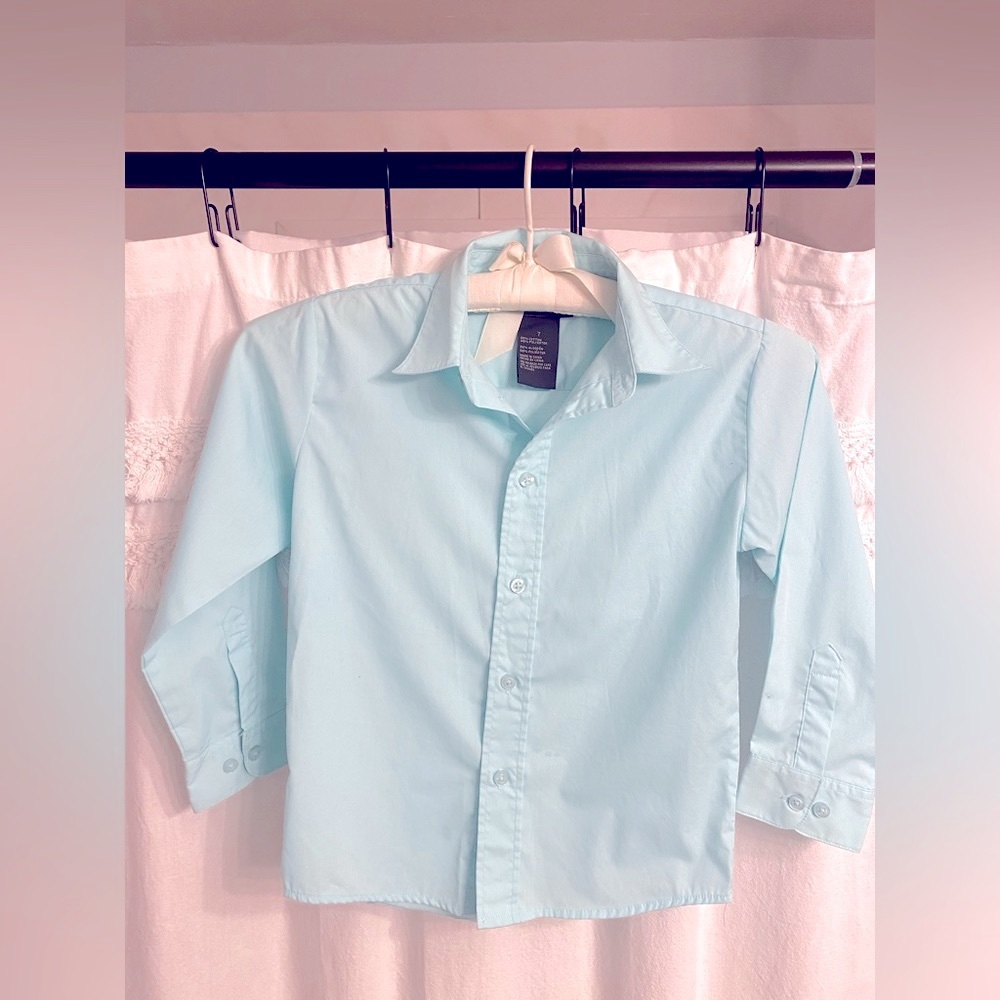 Boys button down collared shirt, Robin’s egg blue, size 7, Kenneth Cole Reaction
